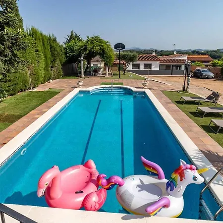Dom wakacyjny Casa Arnau Casa Con Extenso Jardin Y Piscina